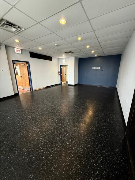 More Photos Of 4345 W Division St, Chicago Food Processing For Lease