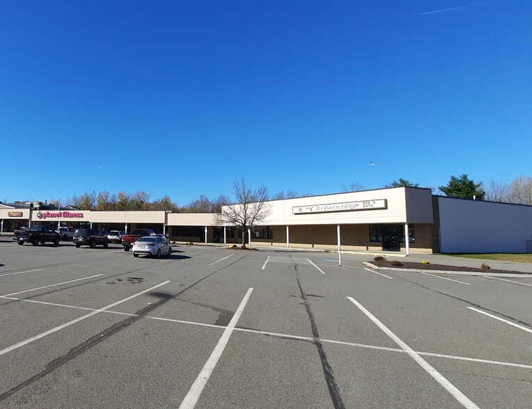 More Photos Of 251 Kennedy Memorial Dr, Waterville Storefront For Lease