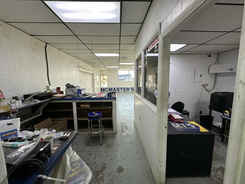 More Photos Of 101 Spring Arbor Rd, Concord Auto Repair For Sale