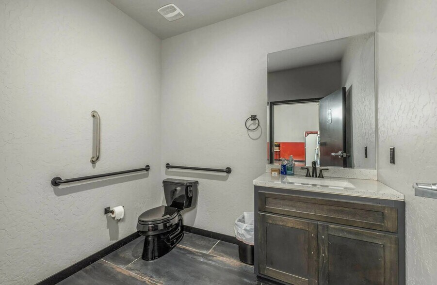 More Photos Of 921 N Lean St, Post Falls Industrial For Sale