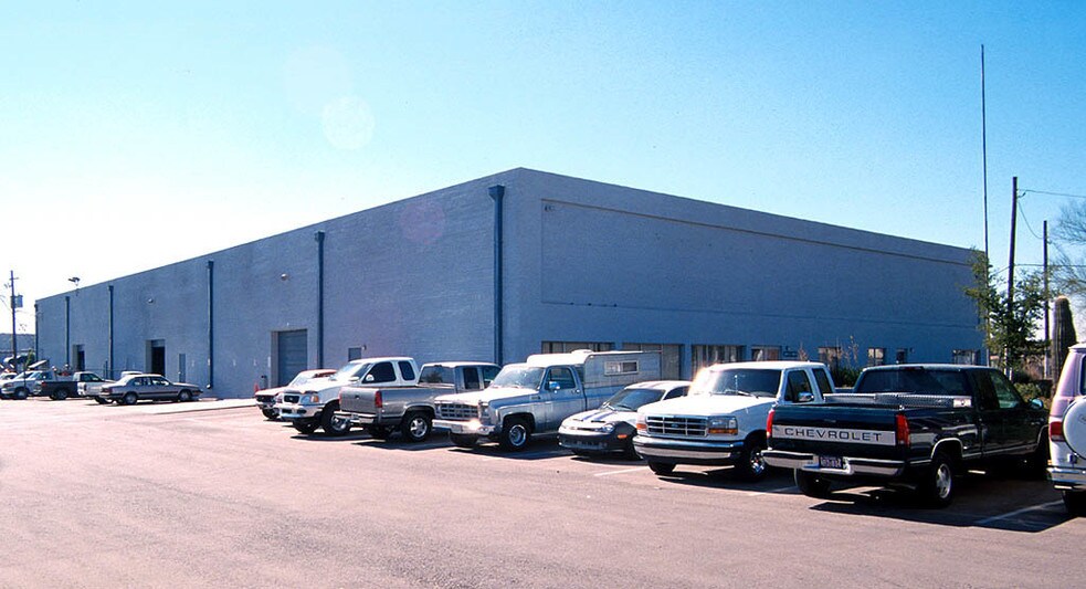 More Photos Of 5401 E Washington St, Phoenix Warehouse For Lease