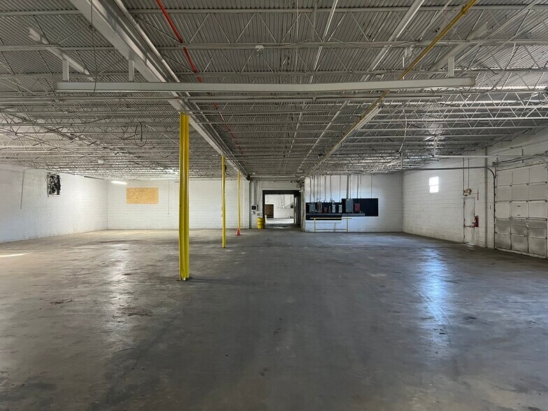 More Photos Of 414 3rd ave, Dalton Warehouse For Lease