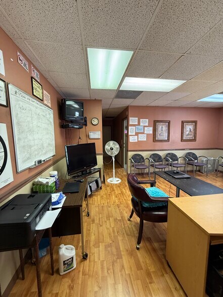 More Photos Of 4506 26th St W, Bradenton Office For Lease
