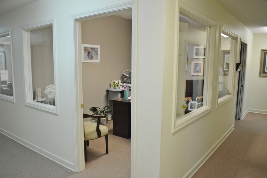 More Photos Of 3213 Executive Park Cir, Mobile Office For Sale