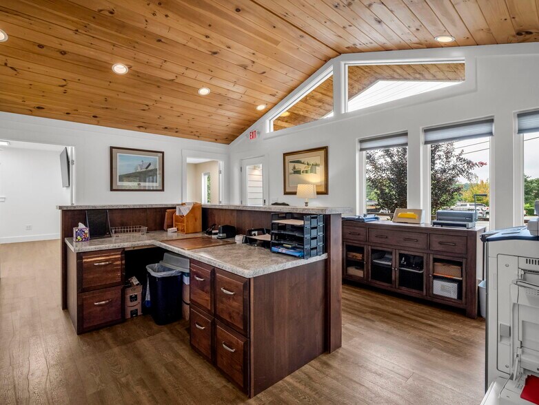 More Photos Of 147 E Court St, Rutherfordton Office Residential For Sale