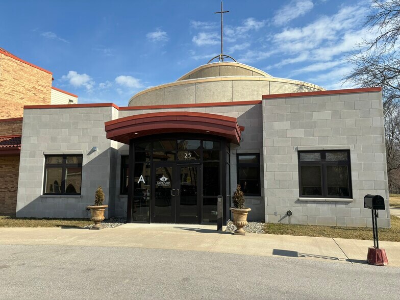 More Photos Of 25 Victory Noll Dr, Huntington Healthcare For Sale