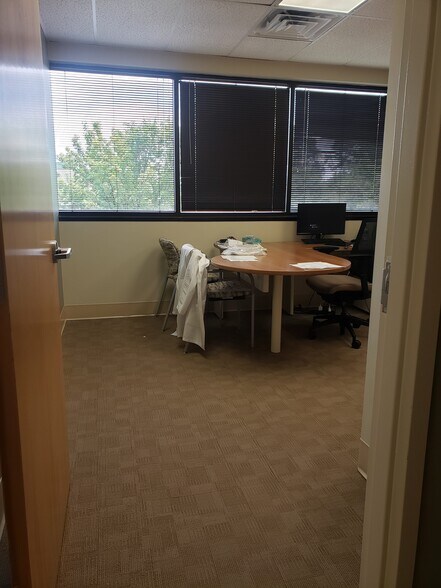 More Photos Of 49 Veronica Ave, Somerset Office For Sale