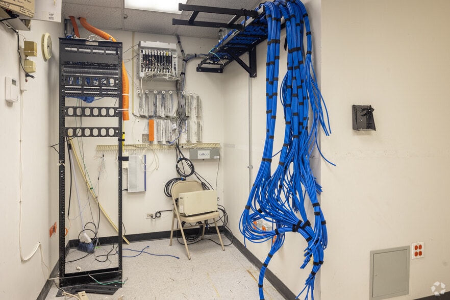 More Photos Of 3105 N Wilke Rd, Arlington Heights Medical For Sale