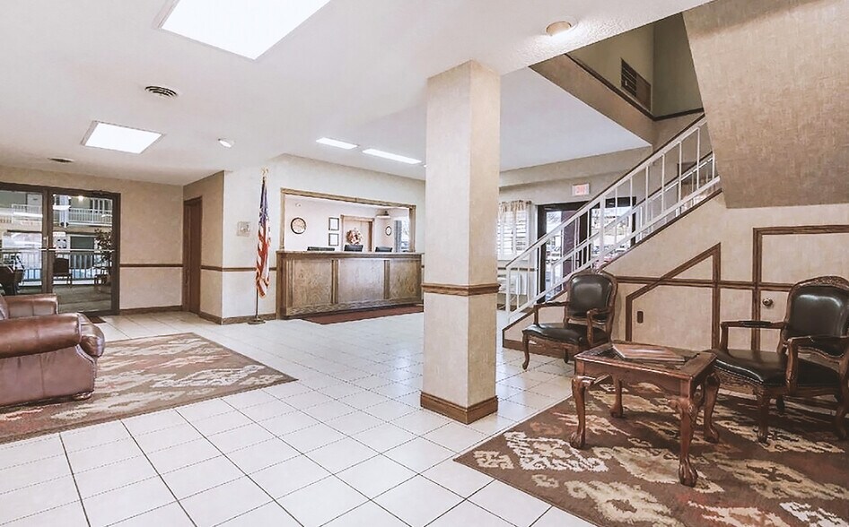 More Photos Of 612 W B St, McCook Hotel For Sale