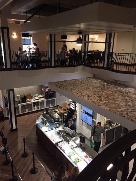 More Photos Of 390 N Sunrise Ave, Roseville Restaurant For Sale