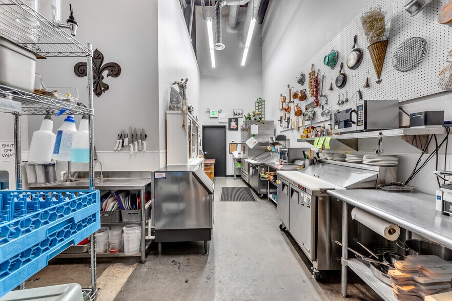 More Photos Of 9299 W Olive Ave, Peoria Light Manufacturing For Sale
