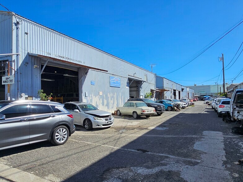 More Photos Of 2847 Awaawaloa St, Honolulu Industrial For Sale