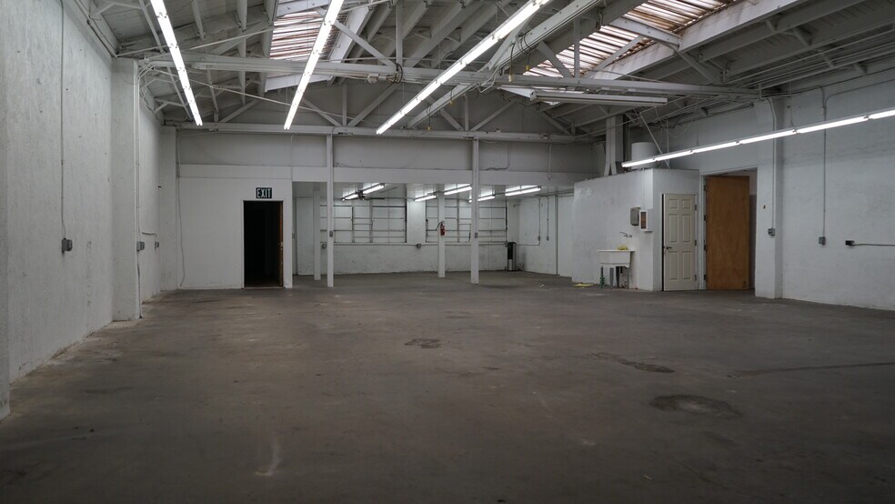 More Photos Of 4450 E Washington Blvd, Commerce Manufacturing For Lease