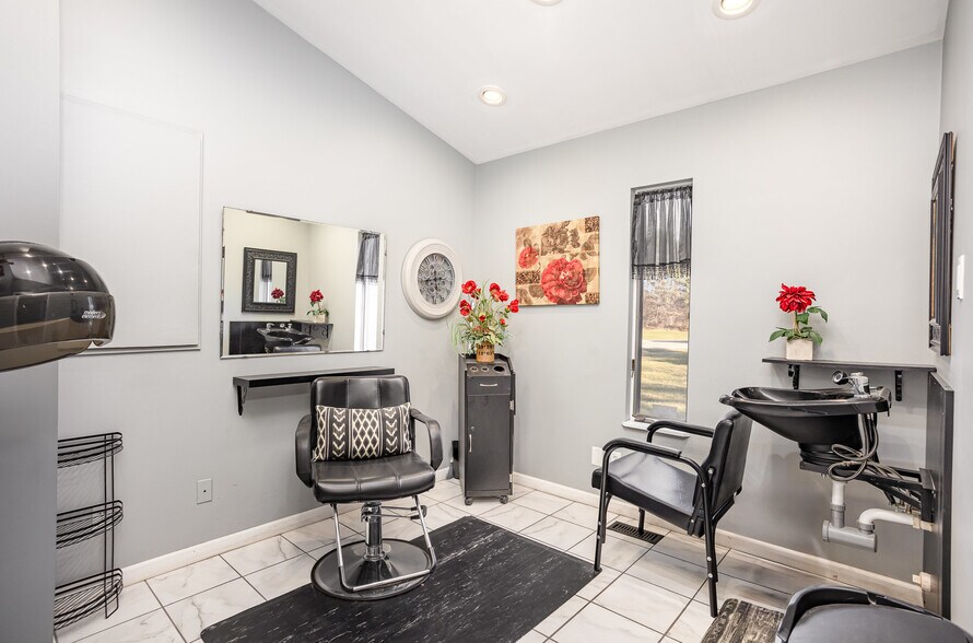 More Photos Of 3266 Fashion Square Blvd, Saginaw Freestanding For Sale