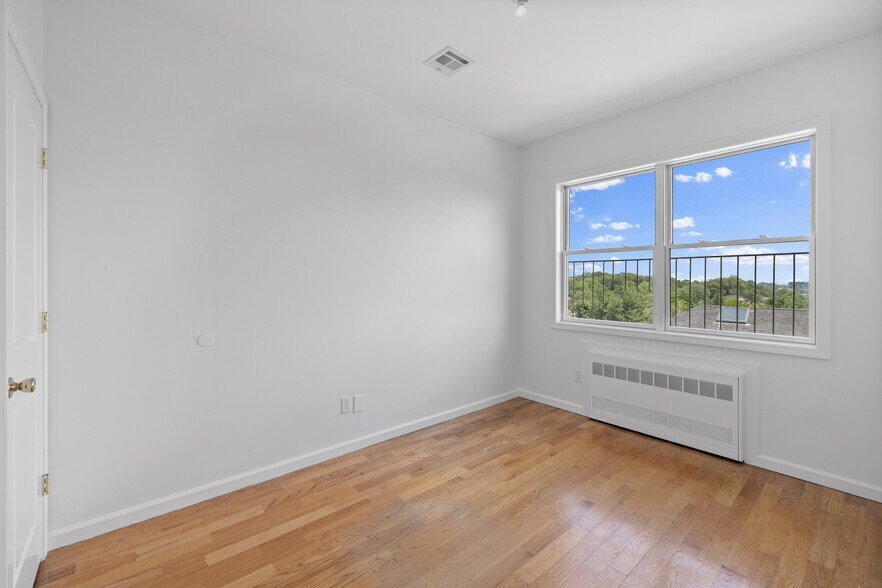 More Photos Of 342 Blauvelt Rd, Monsey Apartments For Sale