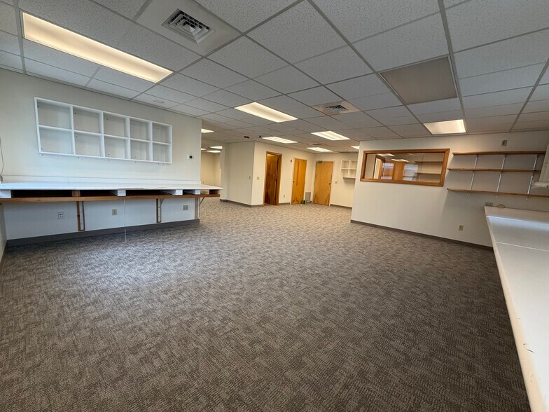 More Photos Of 615 Jefferson Blvd, Warwick Office For Sale