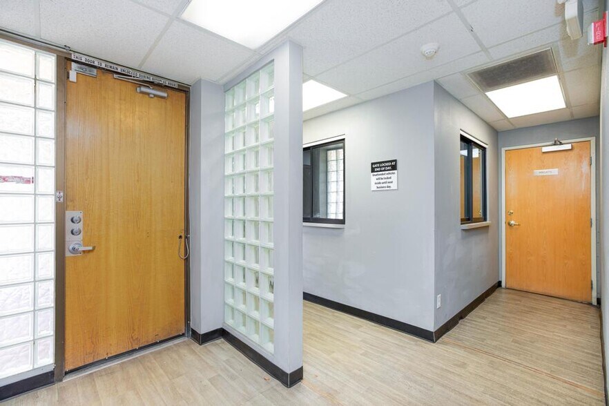 More Photos Of 872 E Sahara Ave, Las Vegas Medical For Lease