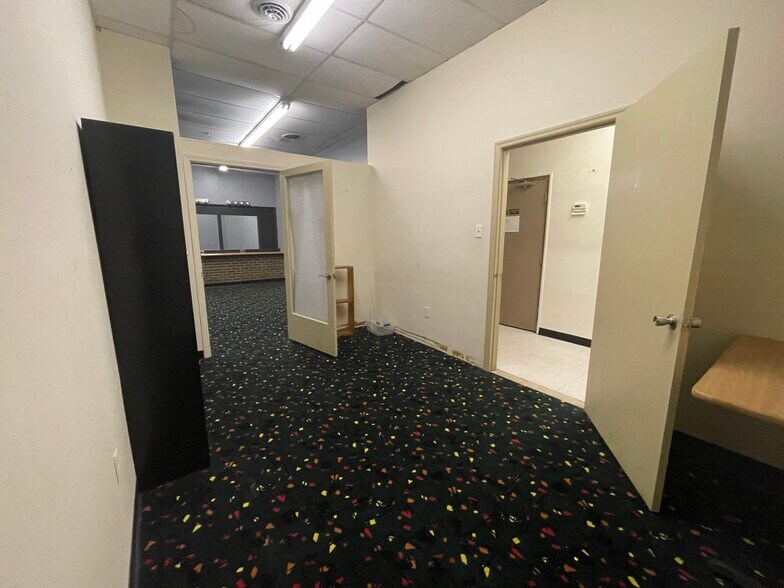 More Photos Of 134 Elm St, Anniston Freestanding For Lease