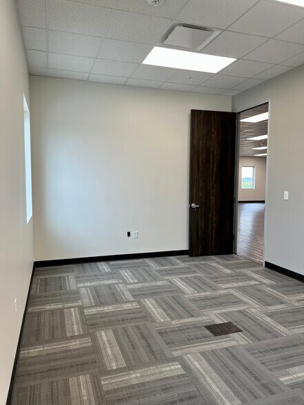 More Photos Of 20821 Clay Center Dr, Katy Distribution For Sale