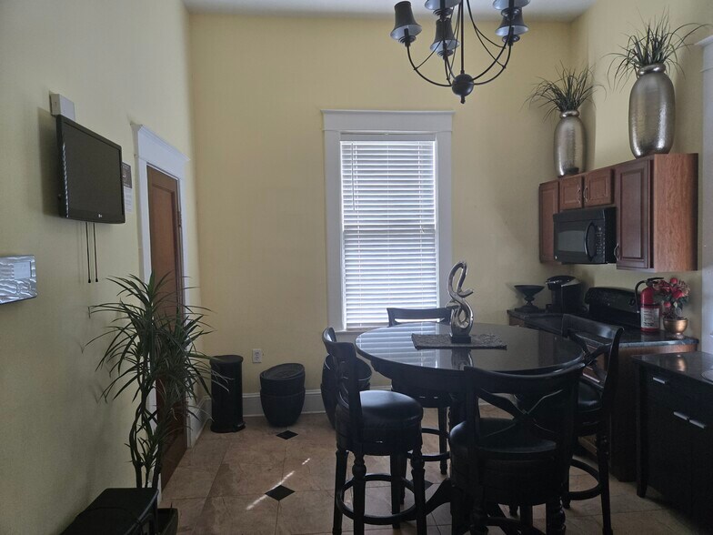 More Photos Of 3285 Main St, College Park Office Residential For Sale