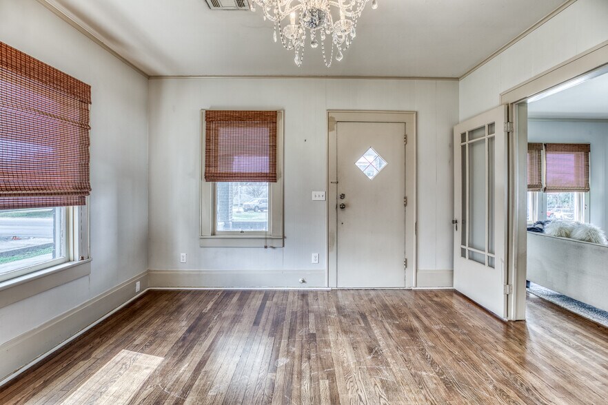 More Photos Of 404 W Main St, Bellville Office Residential For Sale