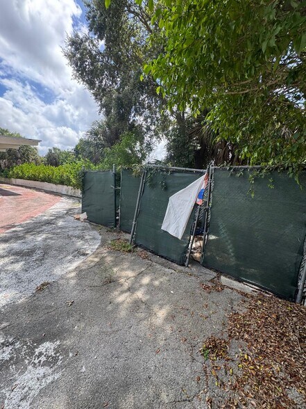More Photos Of 6014 Kimberly Blvd, North Lauderdale Convenience Store For Sale