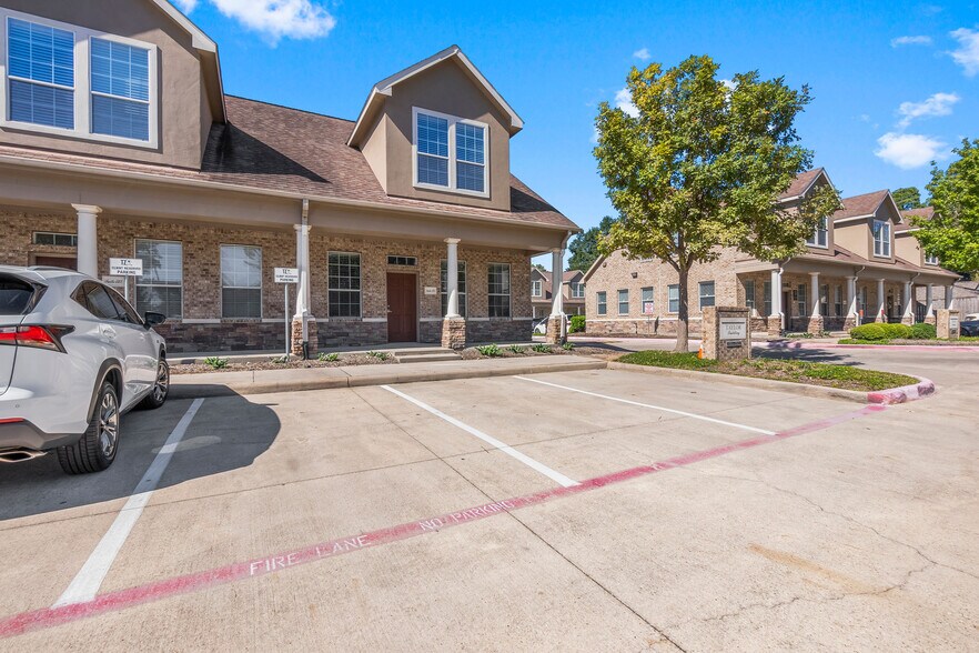 More Photos Of 25511 Budde Rd, The Woodlands Office For Sale