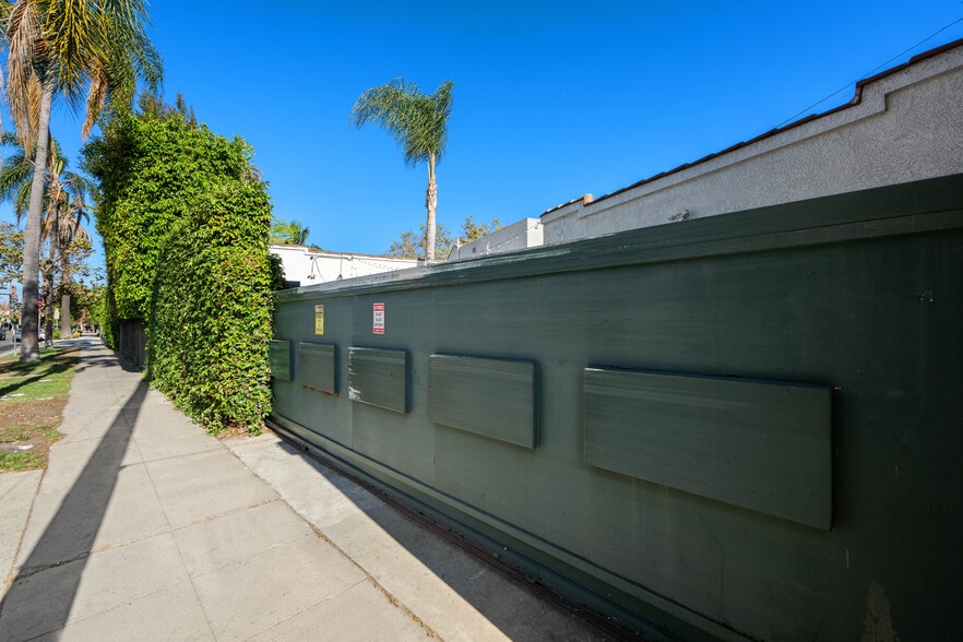 More Photos Of 803 S Sycamore Ave, Los Angeles Multifamily For Sale