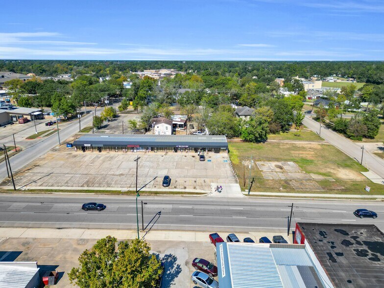 Primary Photo Of 310 E Davis St, Conroe Office For Sale