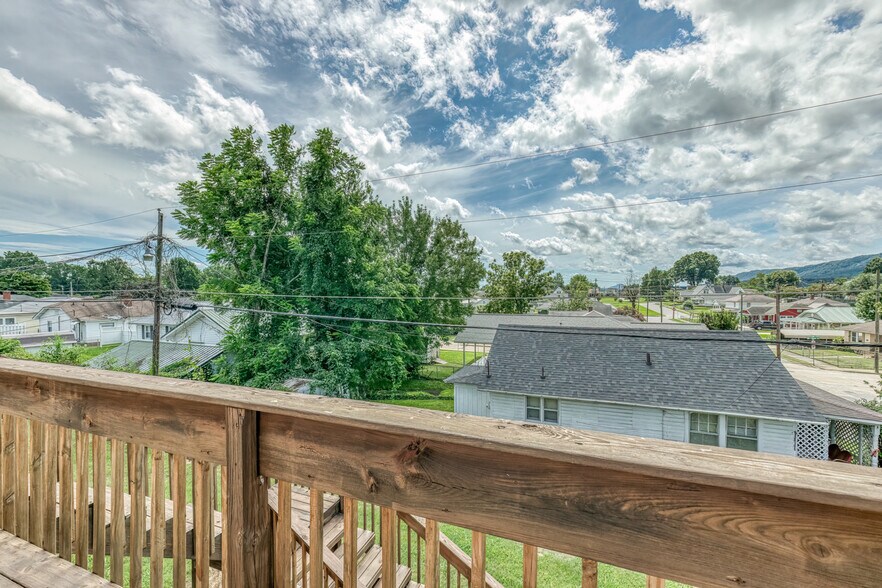 More Photos Of 1300 Holyoke St, Kingsport Apartments For Sale