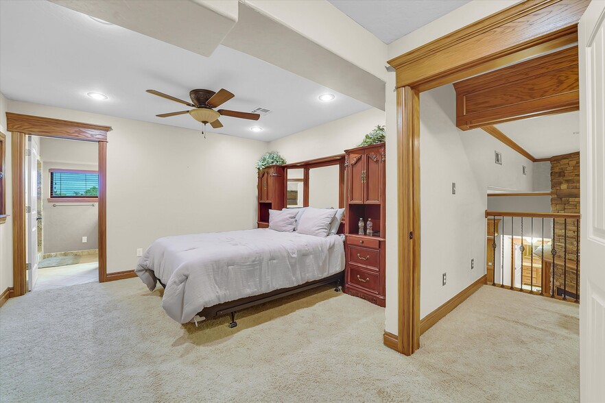 More Photos Of Highway 58, Medicine Park Supermarket For Sale