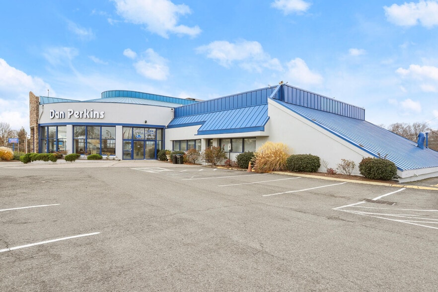 More Photos Of 1 Boston Post Rd, Milford Auto Dealership For Sale