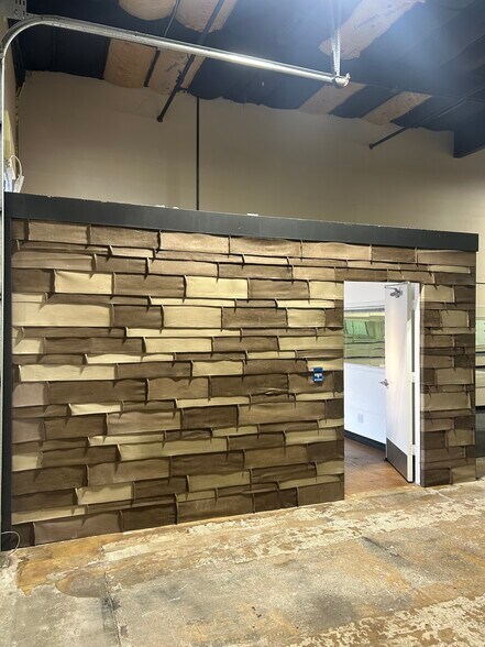 More Photos Of 520 California Blvd, Napa Warehouse For Lease