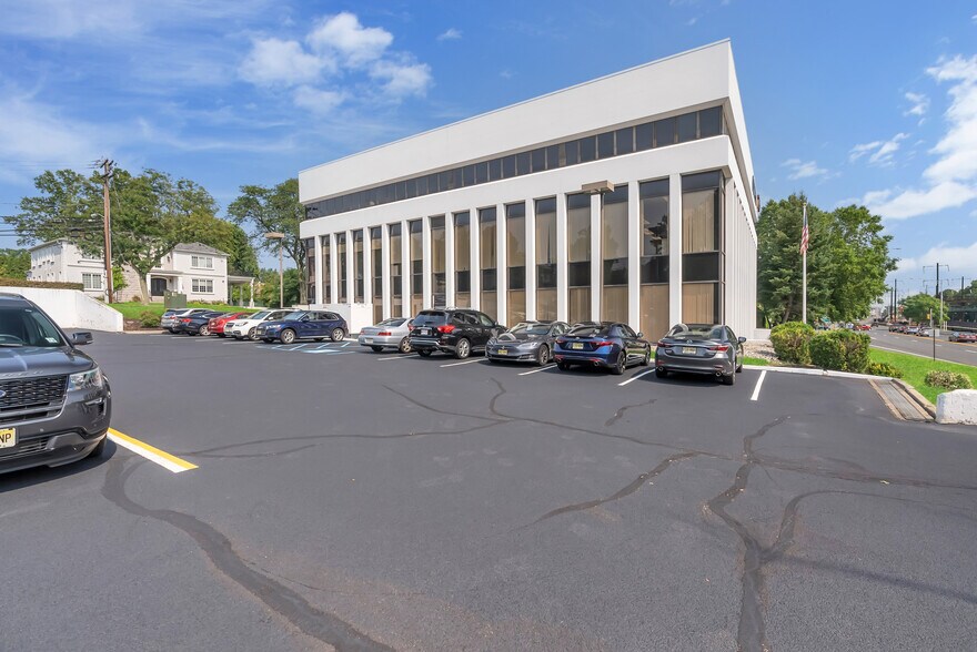 More Photos Of 75 Lincoln Hwy, Iselin Medical For Lease