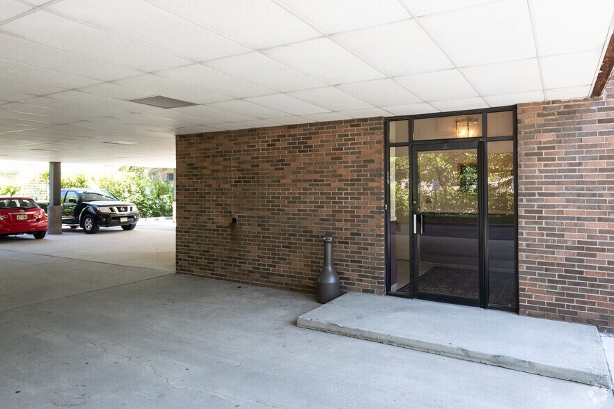 More Photos Of 290 Vincent St, Hackensack Office For Lease