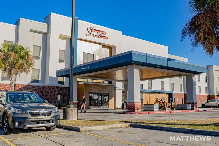 More Photos Of 400 Spanish Town Blvd, New Iberia Hotel For Sale