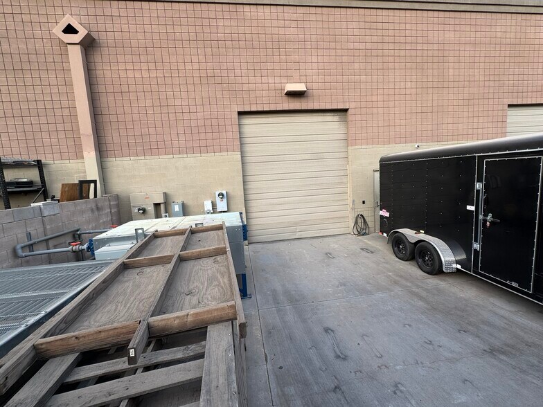 More Photos Of 219 S William Dillard Dr, Gilbert Warehouse For Sale