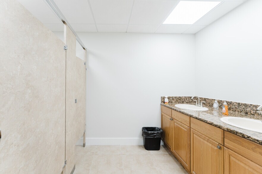 More Photos Of 40 SE 5th St, Boca Raton Office For Lease