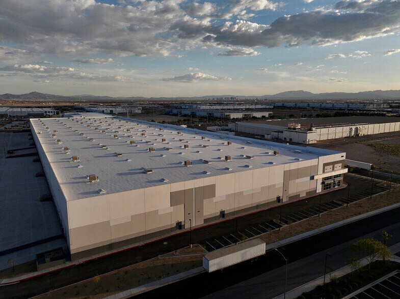 More Photos Of 6100 Shatz St, Las Vegas Distribution For Lease
