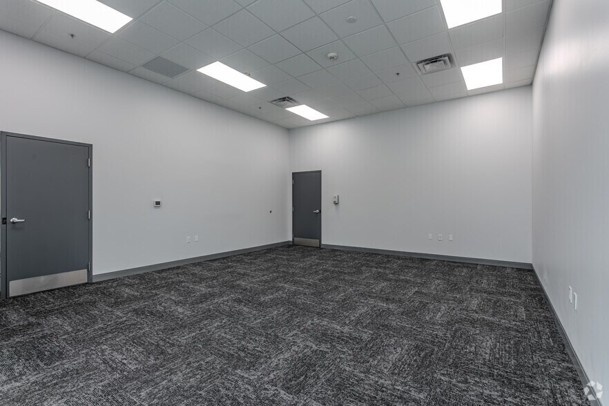 More Photos Of 3400 Southpark Pl, Grove City Warehouse For Lease