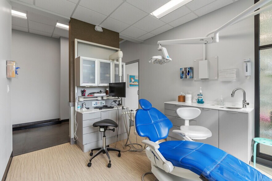 More Photos Of 18389 Orchard Trl, Lakeville Medical For Lease