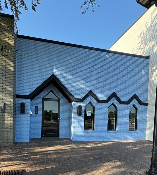 More Photos Of 455-499 W Harwood Rd, Hurst Unknown For Lease