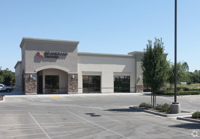 More Photos Of 325 Mall Dr, Hanford Office For Lease