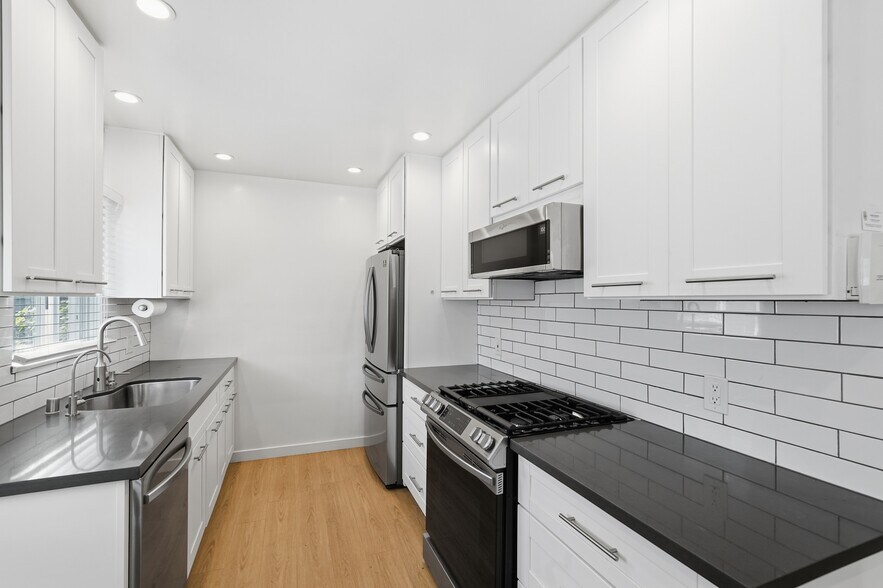 More Photos Of 5236 Bellingham Ave, Valley Village Apartments For Sale