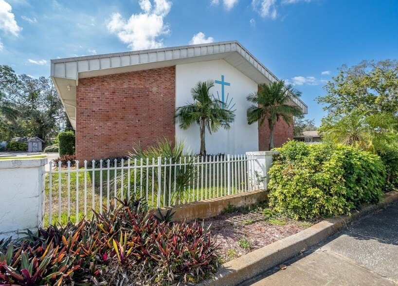 Primary Photo Of 3500 13th Ave N, Saint Petersburg Religious Facility For Sale