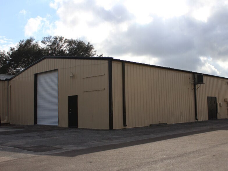 Primary Photo Of 13215 N Nebraska Ave, Tampa Warehouse For Lease