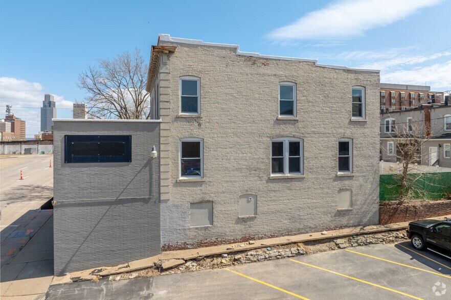 More Photos Of 2615 Harney St, Omaha Office Residential For Lease