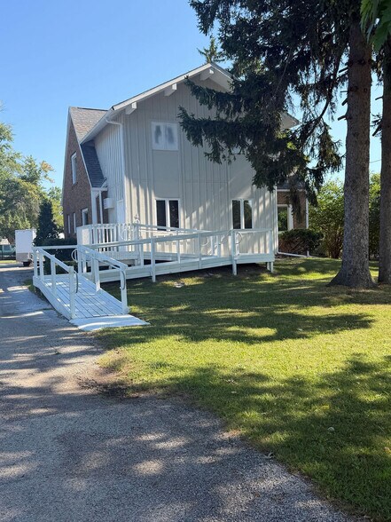 More Photos Of 4058 State St, Saginaw Office For Sale