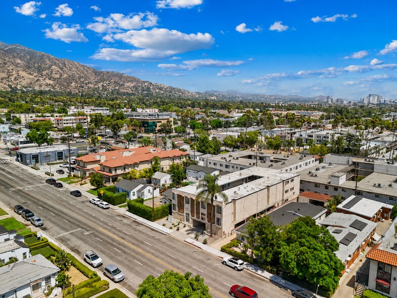 More Photos Of 1042 Western Ave, Glendale Apartments For Sale