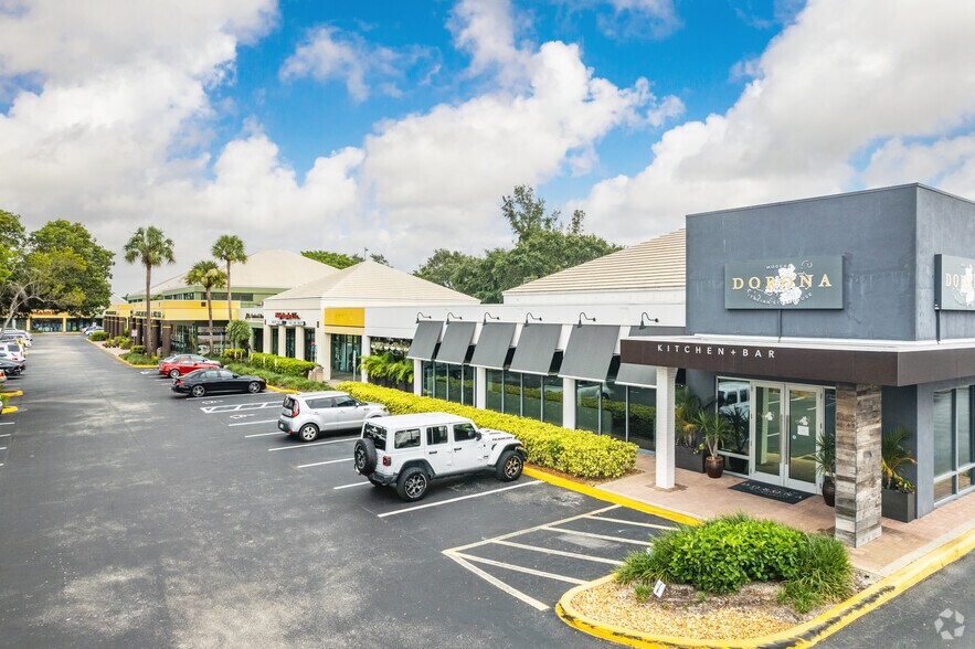 Primary Photo Of 2104-2184 Tamiami Trl N, Naples Storefront For Lease